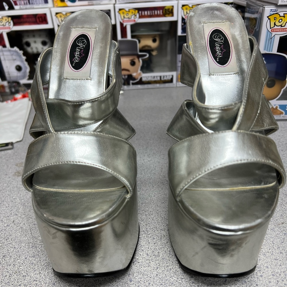 Pleaser platform